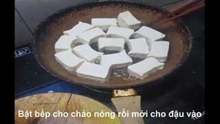 Đậu phụ lướt ván chấm xì dầu tỏi ớt