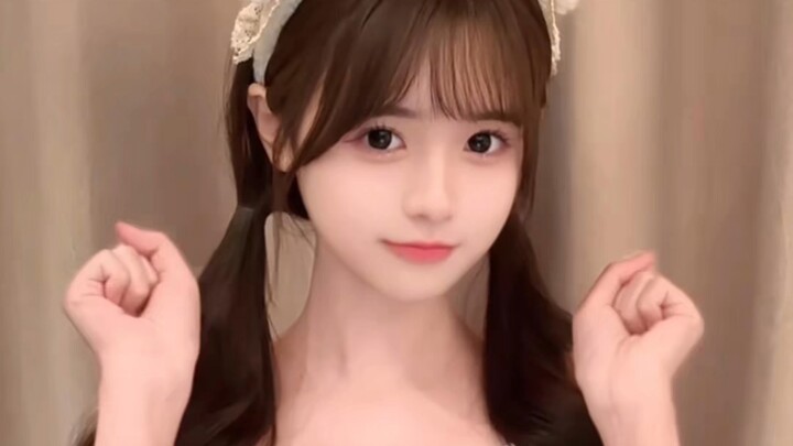 Dễ thương hơn tôi, khó lắm đấy!