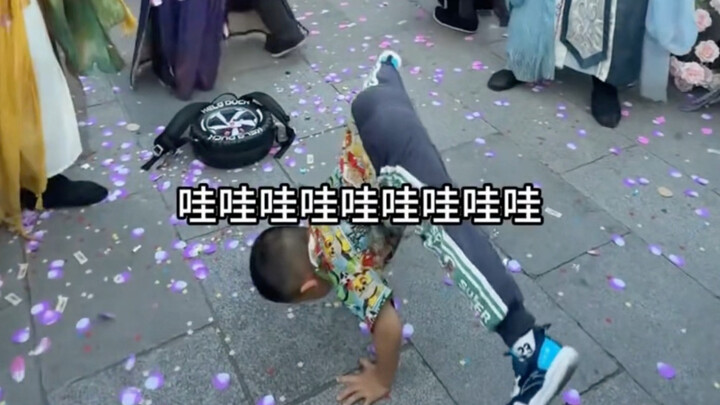 Bạn nhỏ nhảy hip-hop này quá xuất sắc, cứ tưởng chỉ là “bạc”, ai ngờ lại là “vương giả”!