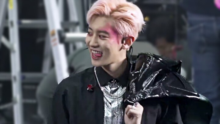 Chanyeol, have you ever thought about trying slow-pace rap? If you keep flirting with me like this, 