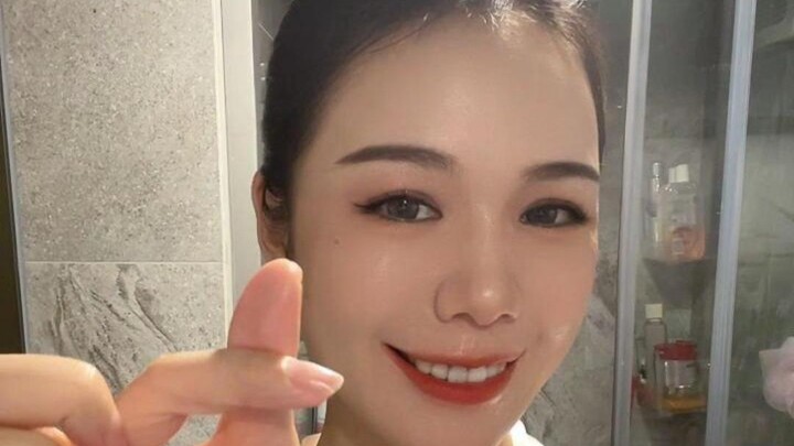 วิดีโอบล็อกแอร์โฮสเตส | แอร์โฮสเตสแต่งหน้าแบบสติแตกใน 8 นาที