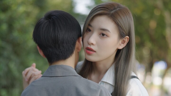 كيف يمكن أن نكون أصدقاء مع من أحببته من النظرة الأولى؟