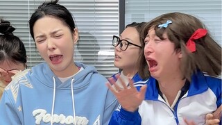 الولد الذي يجيد جدًا إثارة غضب الفتيات وله طبع لعوب بالفطرة