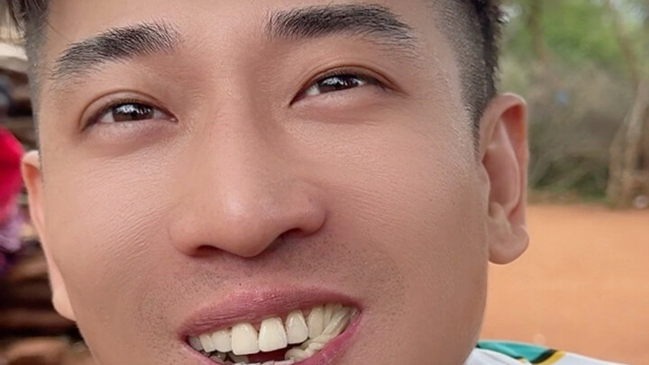 Trong bộ lạc nguyên thủy thật sự có thể đổi một thùng mì tôm lấy một con cừu đấy!