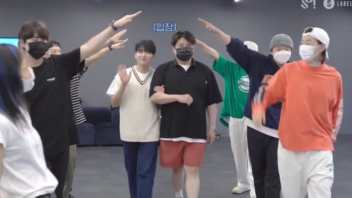 练习室秒变婚礼现场