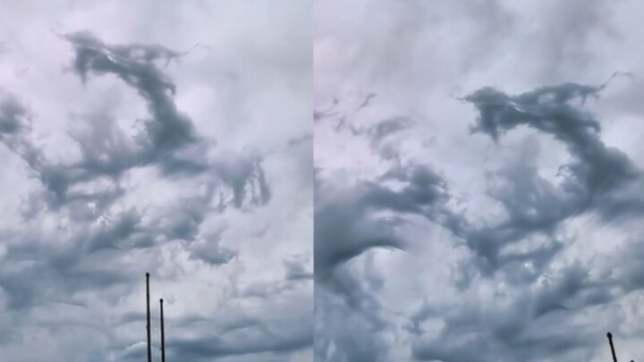 Citizens celebrated the birthday of the Dragon King, and a "dragon"-shaped cloud suddenly appeared i