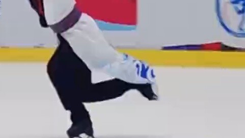 ฉันตื่นขึ้นมาแล้วเห็นซากาตะ กินโทกิ กำลังเล่นสเก็ต!