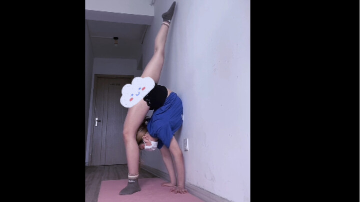 Latihan fleksibilitas, split, backbend, handstand,
