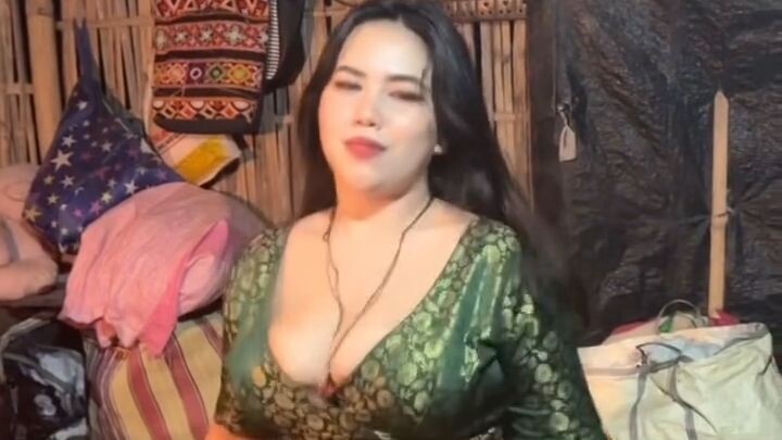 deshi bhabi hot figure