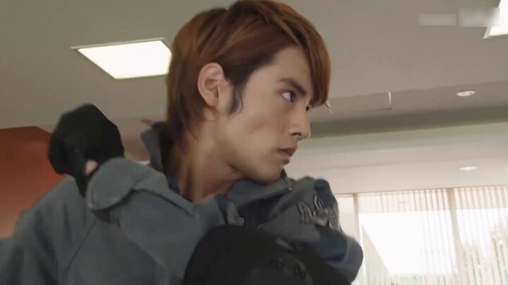 [Chi Chu Wei Er] The attack is to step on the Lock me up magician to see them who are completely dif