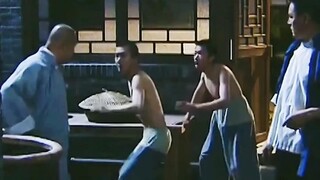 烤鸭师傅仗着有手艺天天偷鸭子，被掌柜发现一招制服。