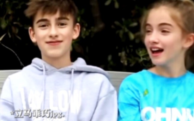 Ketika kamu memiliki seorang kakak laki-laki yang usianya lebih muda dan suka berbuat konyol