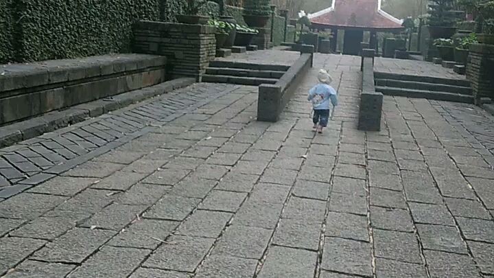 đền tưởng  niệm  các  vua hùng.  Q9