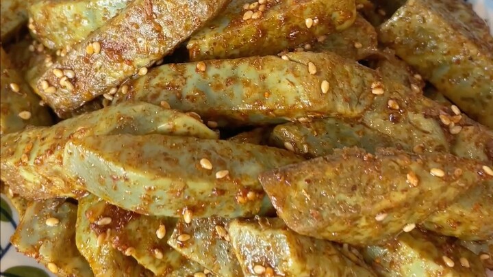 Eight eggs make a Northeastern Chinese specialty: Cumin-Stuffed Eggs