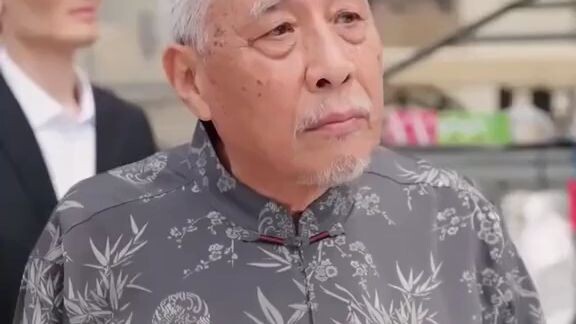 Ông cụ có khối tài sản bạc tỉ thủ lòng cháu dâu và cái kết