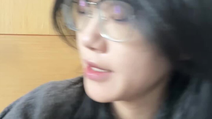 ฉันมีเพื่อนร่วมชั้นที่活泼มาก