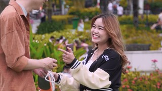 Tưới nước cho hoa - thính Việt CG