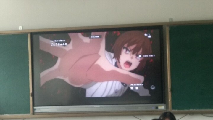 เพื่อนร่วมชั้นดูแล้วไม่เล่นกับฉันแล้ว (╥╯^╰╥)