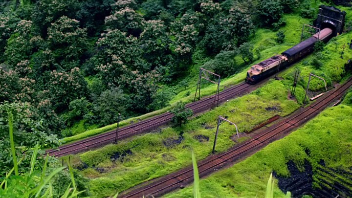 Kabhi Haan Kabhi Naa by Shah Rukh Khan & Suchitra Krishnamoorthi (1994)
