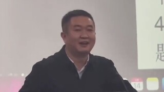 Khoe khoang thì tìm Trương Tuyết Phong, còn tôi đến đây để giảng bài. Một công ty có một người khoe 