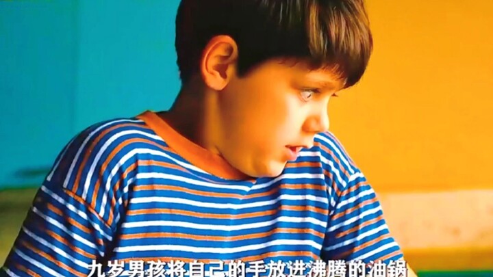 Cậu bé chín tuổi nhúng tay vào dầu sôi chỉ để tận hưởng nỗi đau