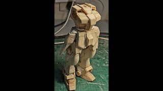 Saya menggunakan stik es krim untuk membuat GP04 Gundam