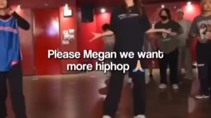 Megan nhảy hip-hop tại Red House trước khi ra mắt