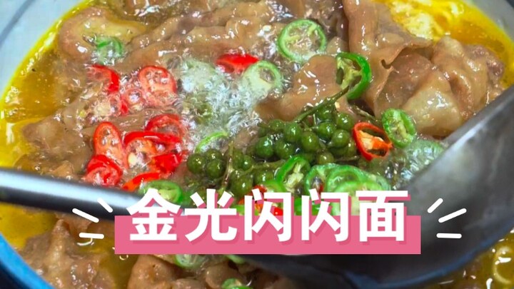 Đây mới là mì bò sốt vàng thực sự