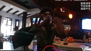 男子持枪 吃霸王餐 最终被警员鸡比 男子家属提出八百万美元赔偿