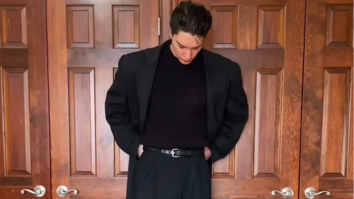 How to Style Yourself in 90s Armani Fashion