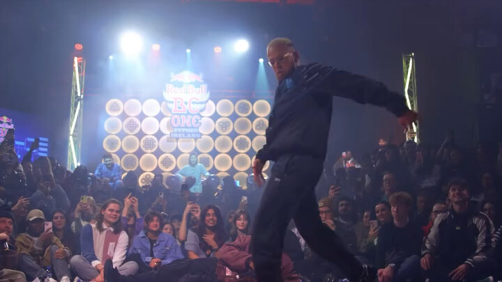 Bboy lilou đã sử dụng một động tác giả Thomas để thay đổi lối tư duy quán tính của các dancer. #Hiph