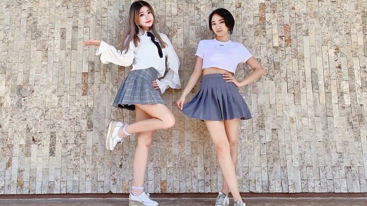 Wonder Girls-Tell Me Pria muda yang bersemangat membawakan lagu-lagu hits retro secara online