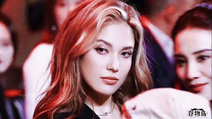 She’s so stunning—such confident beauty! The freest person at the Weibo Night: Eileen Gu!