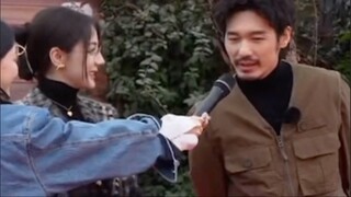 白丽挑一 | “白宇老师胡子都长出来了。”