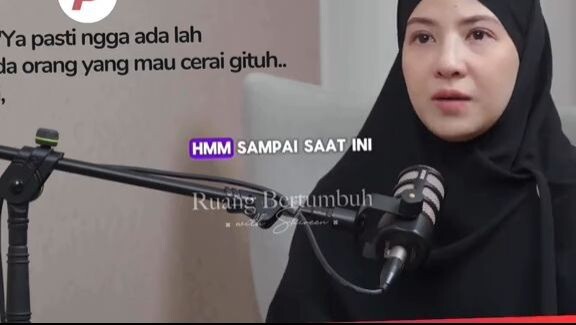 Natasha Rizky akhirnya buka suara mengenai pertanyaan publik soal alasan perceraiannya dengan Desta