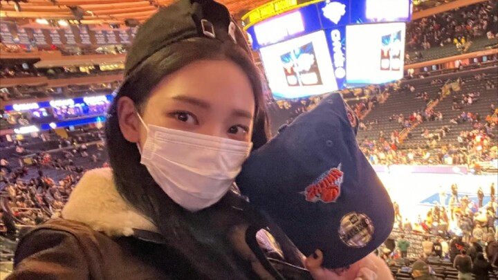 Sehari penuh anggota aespa menikmati makan, minum, dan bermain di New York