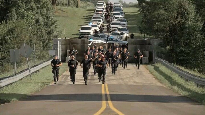 I Got Hunted By 100 Real Cops