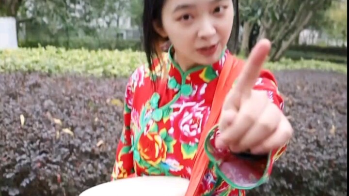 زيارة الأقارب خلال عيد الربيع هي لتعزيز العلاقات العاطفية، وليست للتباهي والمنافسة عند العودة!