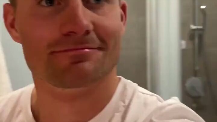 【北京冬奥会】瑞士运动员Nicolas Huber最新隔离“蹦迪”沙雕日常