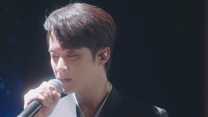 Qiang Qingci finally said goodbye to the fans on stage, and revealed his identity in front of fans f