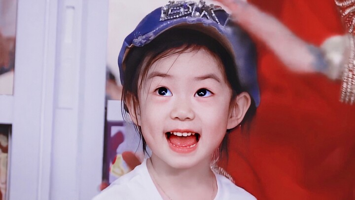 Ahhhhh!! So cute! Who can resist such a sweet girl!! 【Lucky 李乐琪】
