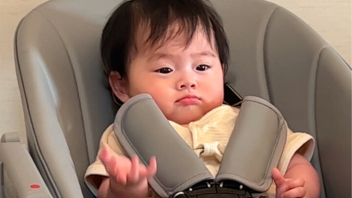 First time trying solid food—it’s not at all how I imagined!