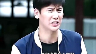 Dám người thật thà bị ép nhận đồ, cứ chặt đi