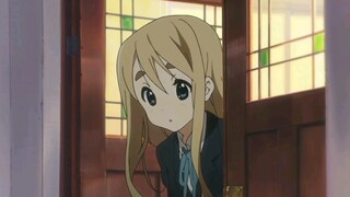 "K-ON" - The light music club in the eyes of Miss Yu