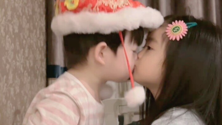 【Tiểu Bảo Tiểu Mễ】Có thể hôn hai người hai tỷ cái được không