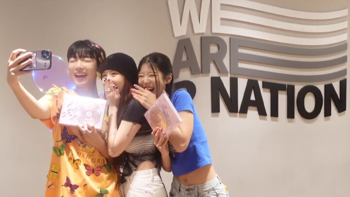 Where does this fierce competitive spirit come from? The day I went to see HyunA again~
