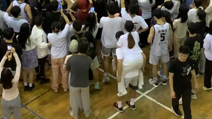 Trường Đại học Sư phạm Hồ Nam lần này giả vờ cầu hôn tình yêu trong sáng thực sự đã chiến thắng