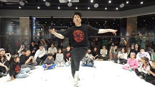 【MAX】Li Chunlin 《Selingkuh》 Di Toko MaxFamily Wuyue