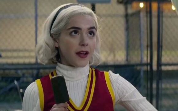 Quán kem kinh dị: Cắt xong nuốt luôn hai que pudding nhỏ cho đỡ sợ!