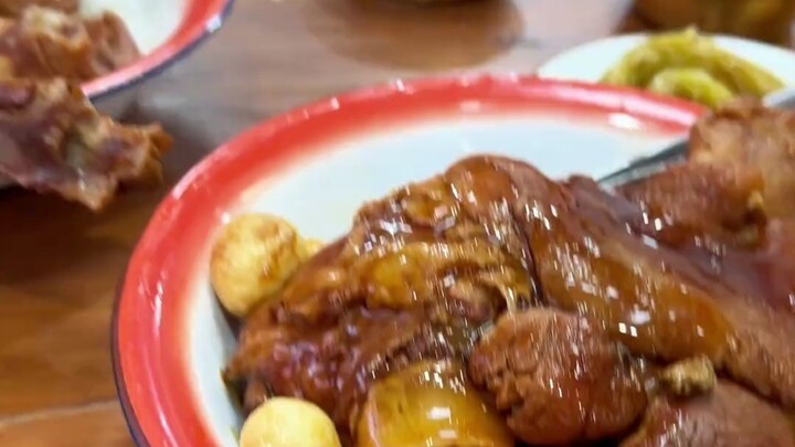 Nasi kaki babi di Tiongkok Timur Laut seperti ini